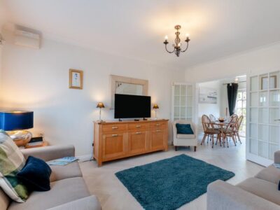 Broadstairs coastal cottage sleeps 5