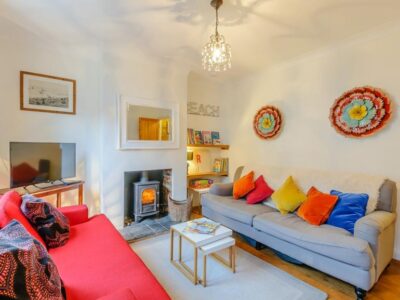 Whitstable self-catering cottage sleeps 6