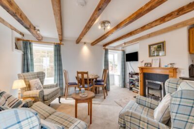 Robin Hood’s Bay beach cottage sleeps 4