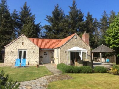 Yorkshire coastal cottage sleeps 4