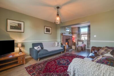 Port Mulgrave coastal cottage sleeps 6