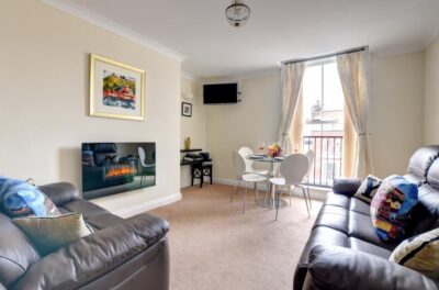 Whitby coastal holiday house sleeps 4
