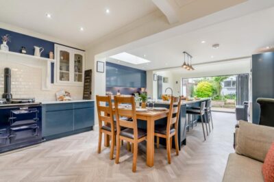 Sandsend beachside cottage sleeps 5