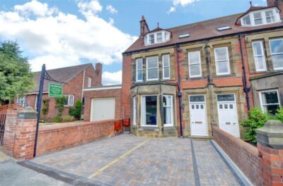 Robin Hood’s Bay apartment sleeps 6