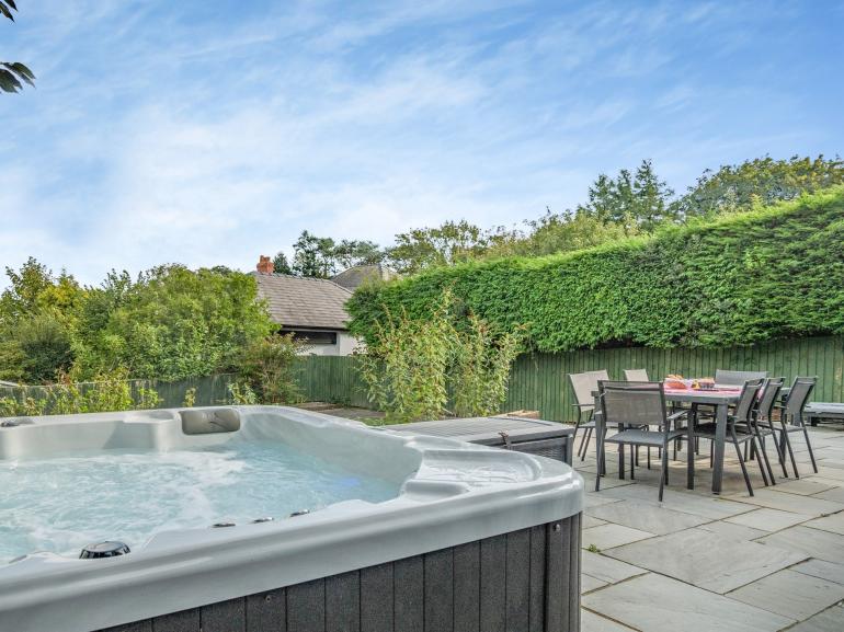 Holiday home in Pembrokeshire that sleeps nine with hot tub